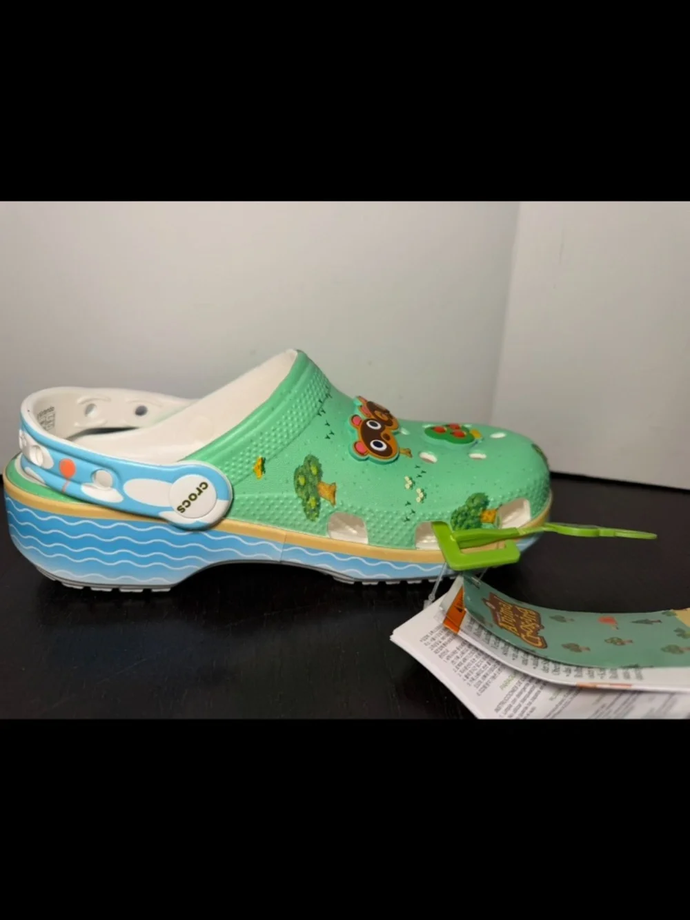 Crocs Animal Crossing Classic Clogs Unisex Big Kids J2/EU 33-34